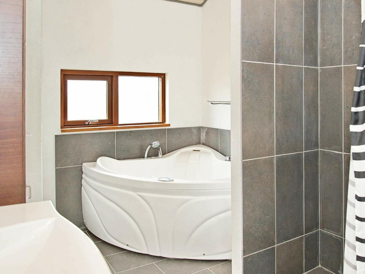 8 Person Holiday Home In Ulfborg Thorsminde Eksteriør billede